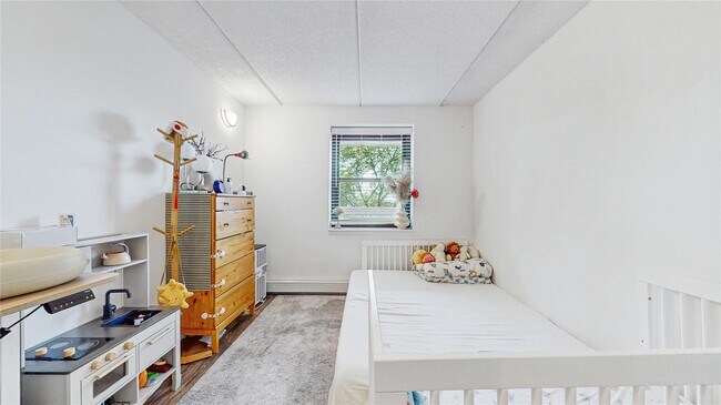 Building Photo - 1376 Midland Ave