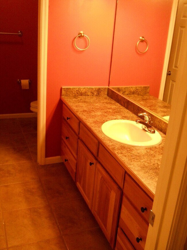 Building Photo - 3 Bedroom Home in Hahira!