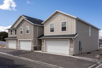Building Photo - Abington Heights Townhomes