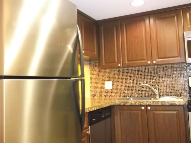 Building Photo - 743 SE 1st Way