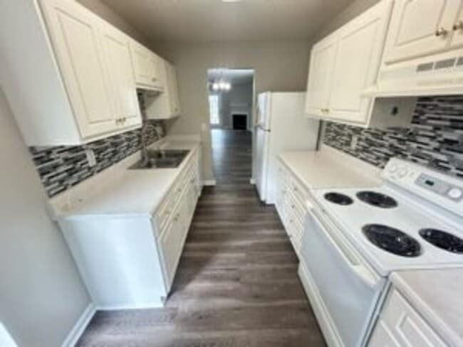 Building Photo - 220 Deer Hound Trail