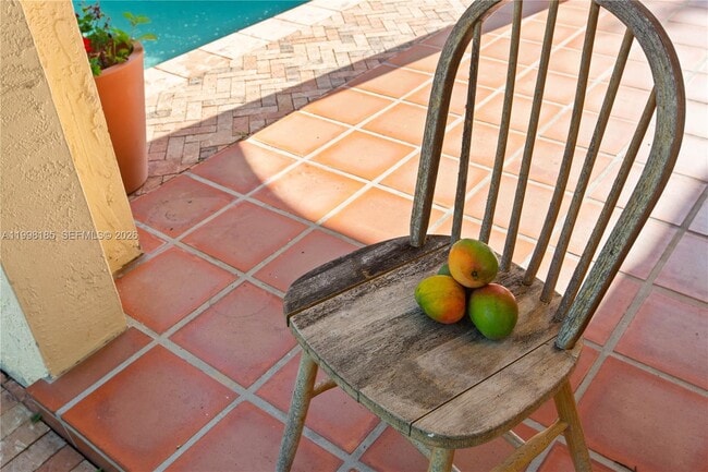 Building Photo - 1428 Medina Ave