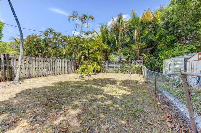 Building Photo - 821 NW 41st St