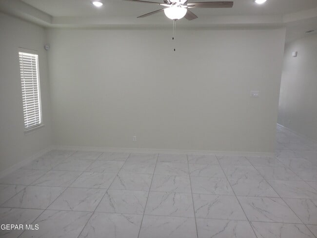 Building Photo - 12800 Giovanni Grajeda Ave