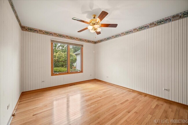 Building Photo - 805 Thornwood Dr
