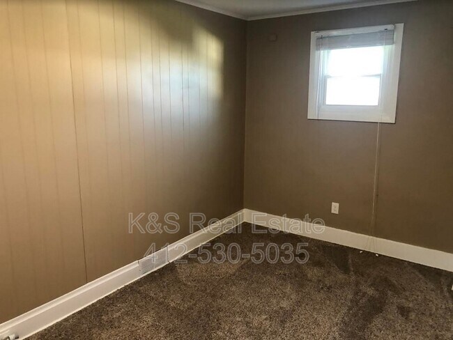 Building Photo - 230 Magazine St