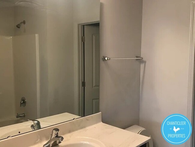 Building Photo - 5 Belhaven Dr