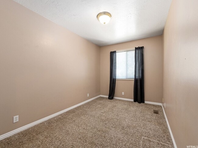 Building Photo - Cute 3 Bed 1.5 Bath in Provo!!