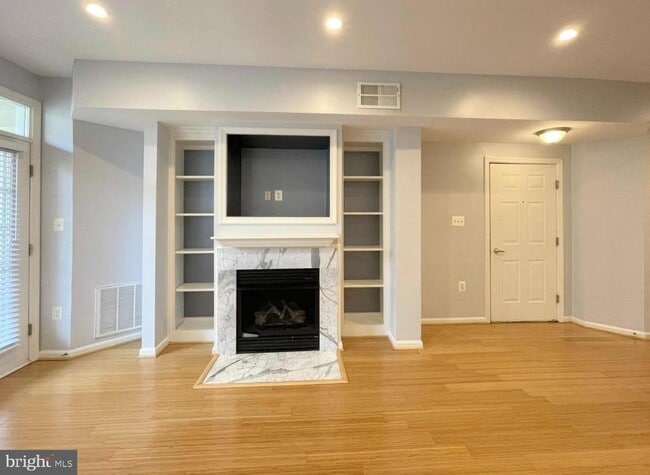 Building Photo - 2651 Park Tower Dr