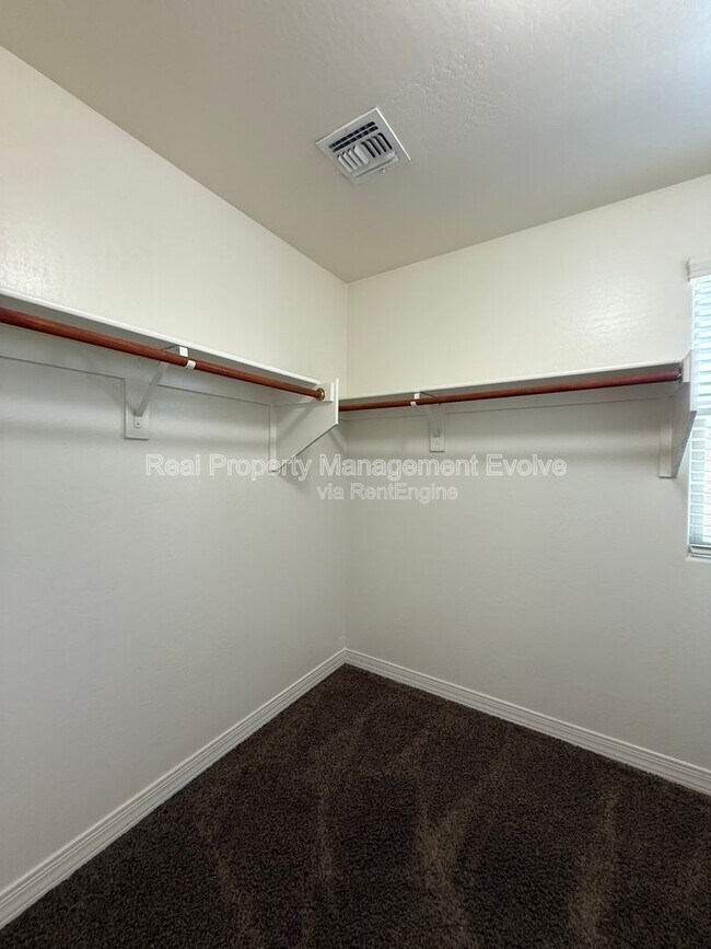 Building Photo - 9020 W Nicolet Ave