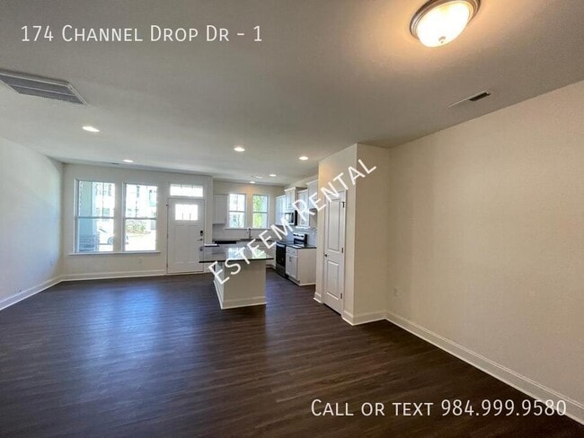 Building Photo - 174 Channel Drop Dr