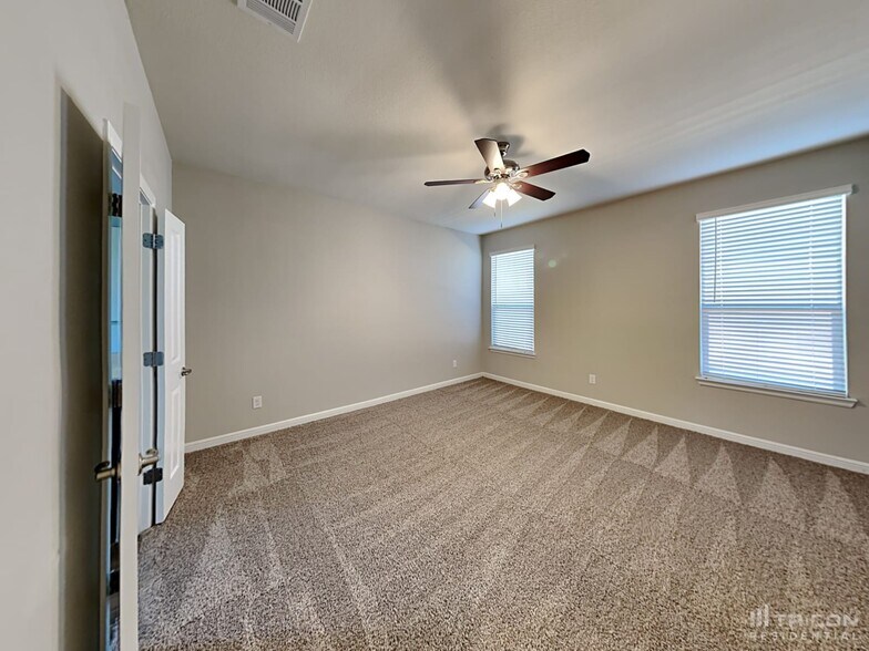 Building Photo - 4808 Bronzeleaf Ln