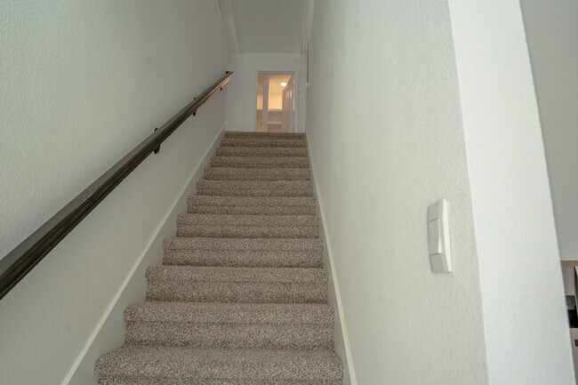 Building Photo - 5746 Hampton Vly Dr