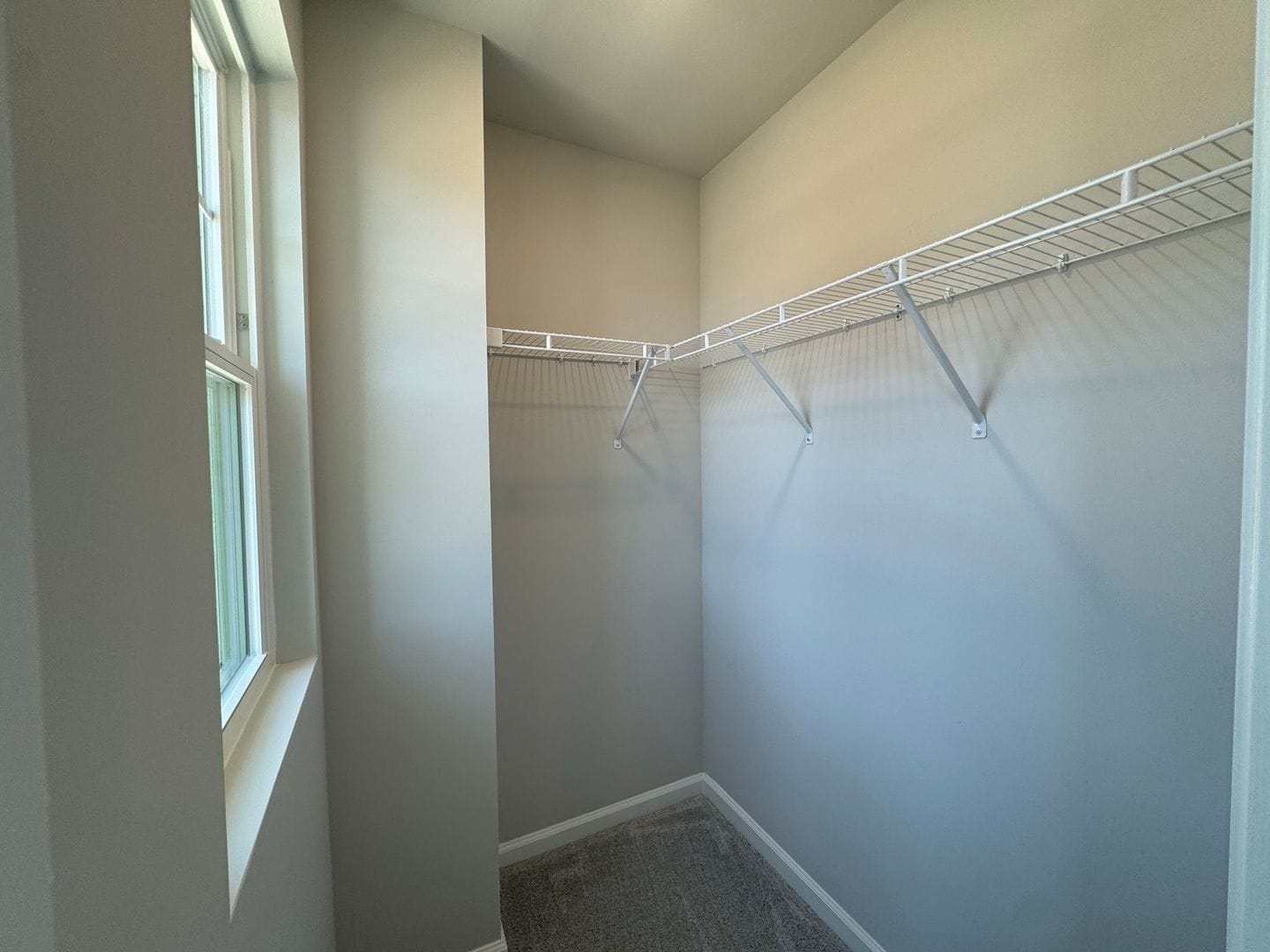 Building Photo - 370 Devon Clfs Dr