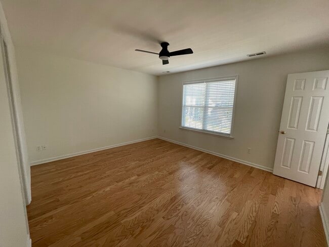 Building Photo - 9317 Tewkesbury Ct