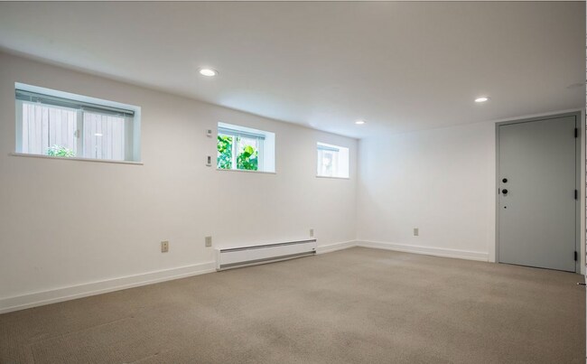 Building Photo - Updated One Bedroom in Beautifully Convert...