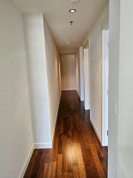 Building Photo - 1310 NW Naito Pky