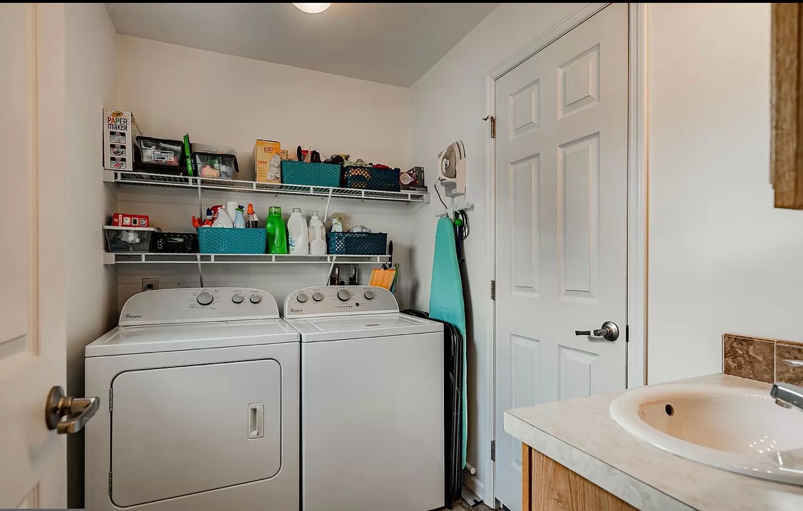 Laundry - 122 Belvedere Ave