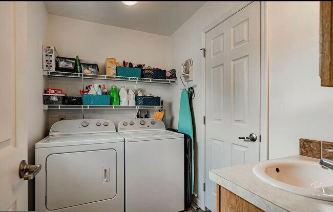 Laundry - 122 Belvedere Ave