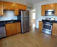 Building Photo - 102 Saxton St