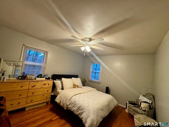 Building Photo - 6 Redcoat Ln