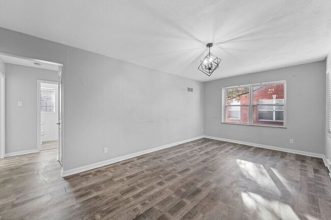 Building Photo - 5836 Sunshine Dr