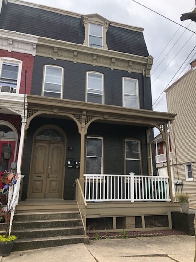 Building Photo - 128 E New St
