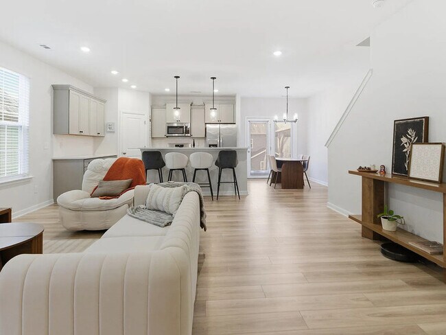 Building Photo - Earn Wealth While Leasing - Like a Homeowner - Lease to Own