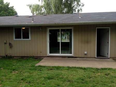 Building Photo - Beautifully Updated 4-Bedroom Home with Large Fenced Yard & Fire Pit