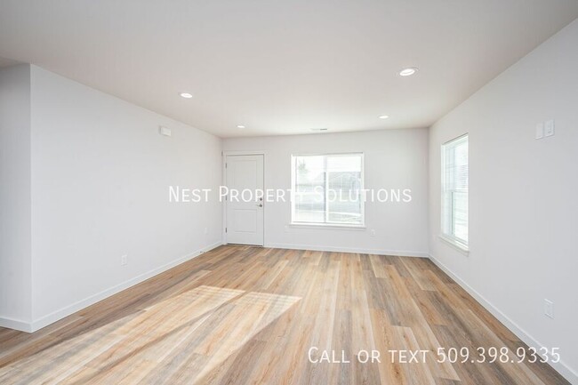 Building Photo - Newer 3 Bedroom Home for Rent!