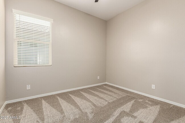 Building Photo - 2808 W Roosevelt Dr