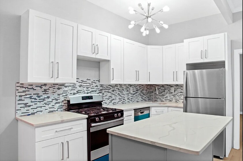 Primary Photo - 74 Pilling St