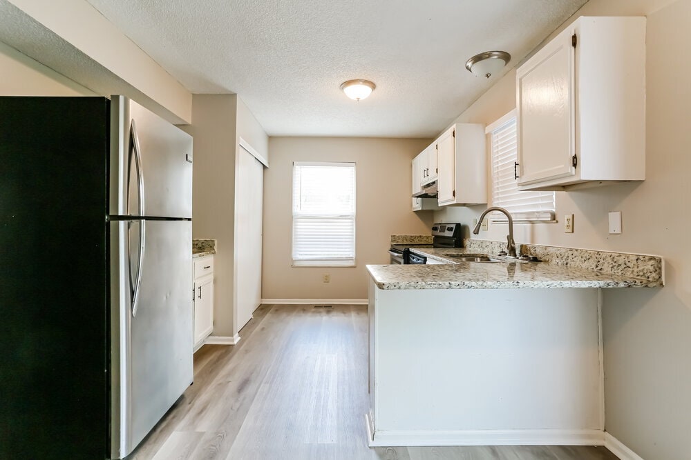 Building Photo - 6208 Glencairn Cir