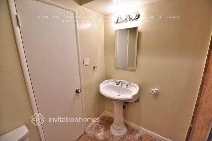 Building Photo - 6451 Gaviota Ave
