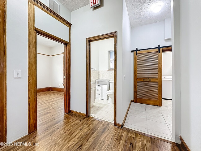 Building Photo - 138 E Duval St