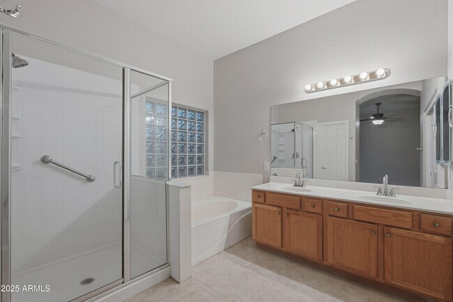 Building Photo - 2033 N 110th Ave