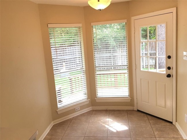 Building Photo - 14 Tranquil Glade Pl