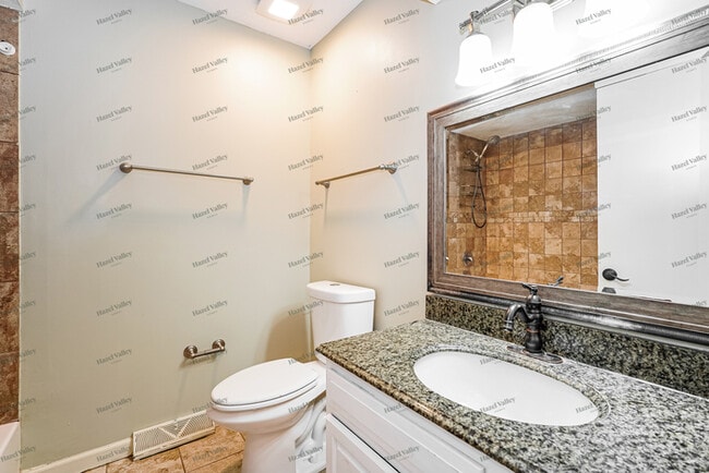 Building Photo - 12815 Fox Run Ct NW