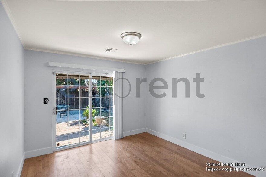 Building Photo - 128 Azalia Dr