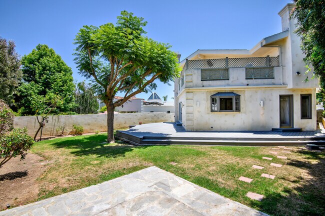 Building Photo - 1643 2nd St