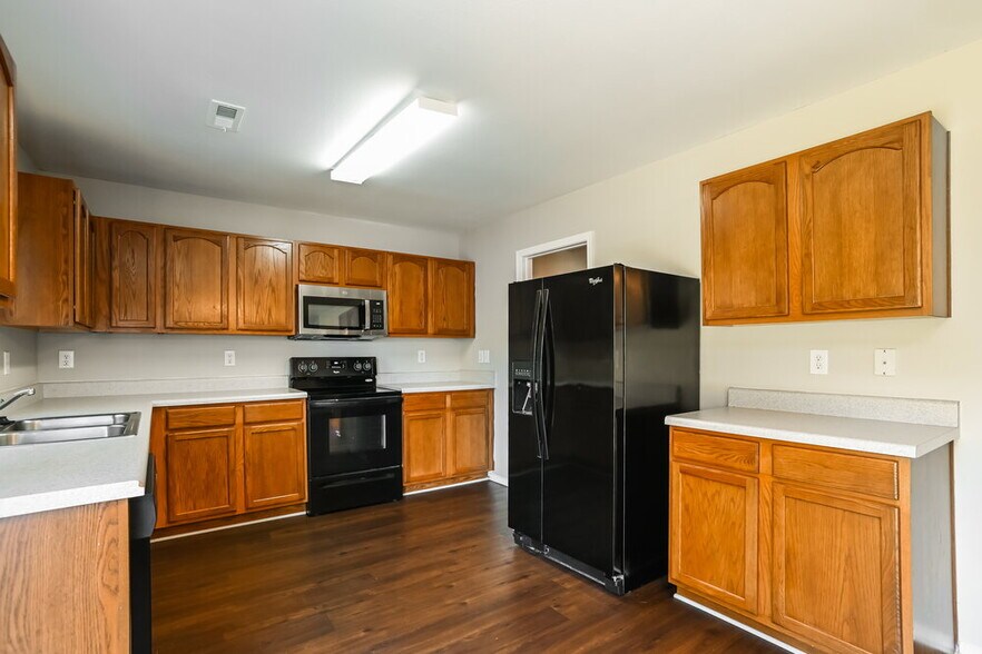 Building Photo - 12034 Red Leaf Dr