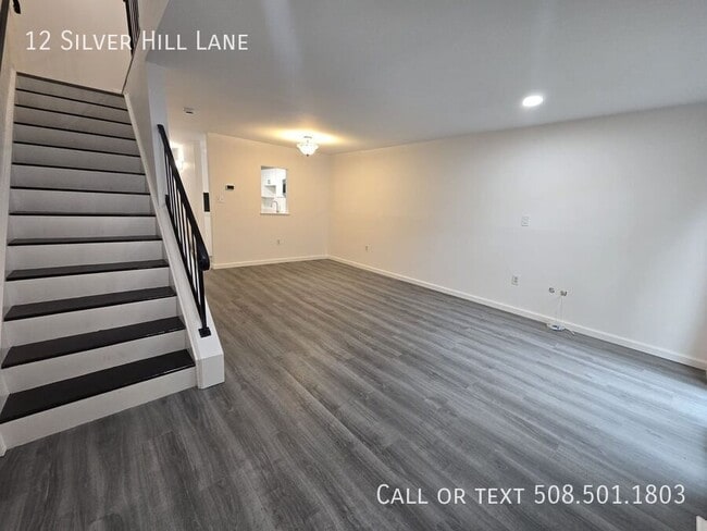 Building Photo - 12 Silver Hill Ln