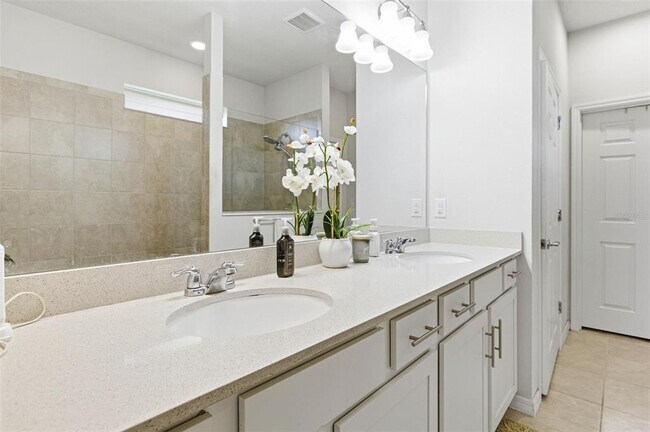 Building Photo - 5303 Levana St