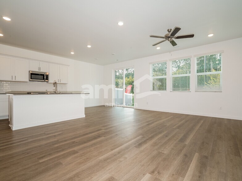 Building Photo - 8946 50th Ave SE