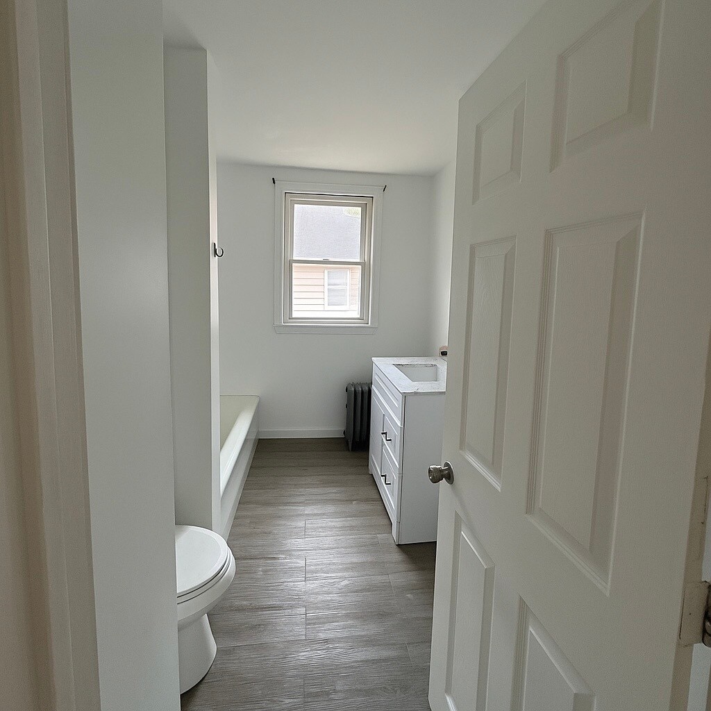 Building Photo - 61 Kimberly Ave