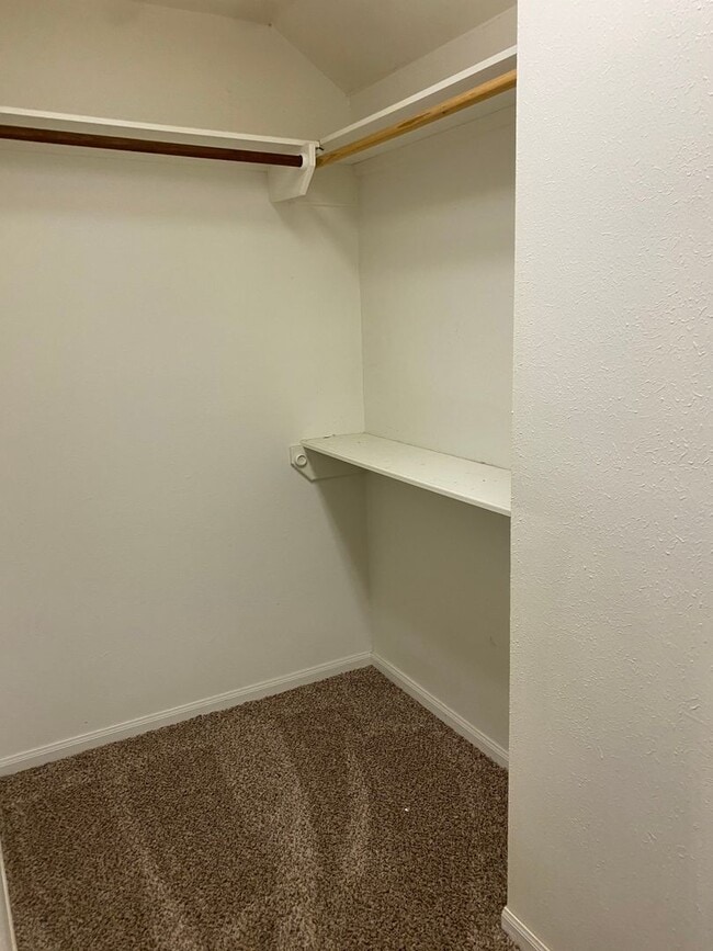 Building Photo - THREE BEDROOMS TWO BATHS, FENCED BACKYARD, ON SHUTTLE ROUTE