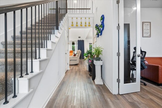 Building Photo - 209 Terra Mnr Trl