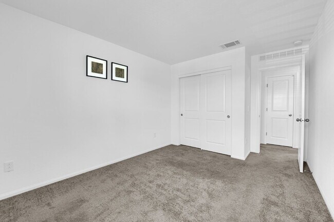 Building Photo - Don't miss out on this cozy 3-bedroom, 2-story home that's ready for you to move in!