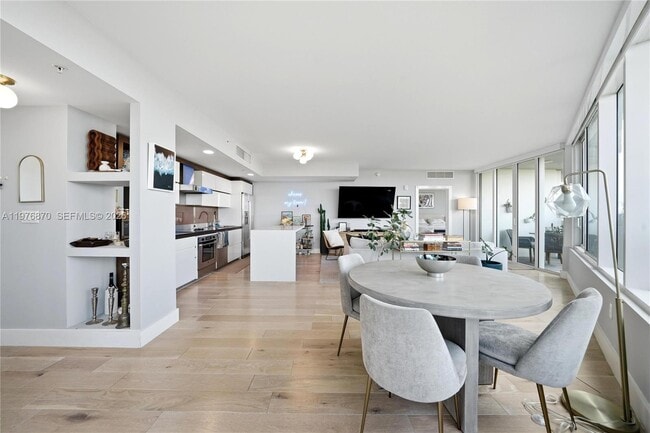 Building Photo - 2155 Washington Ct