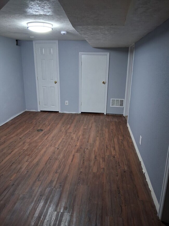 Building Photo - Charming University Area 3 Bedroom Home